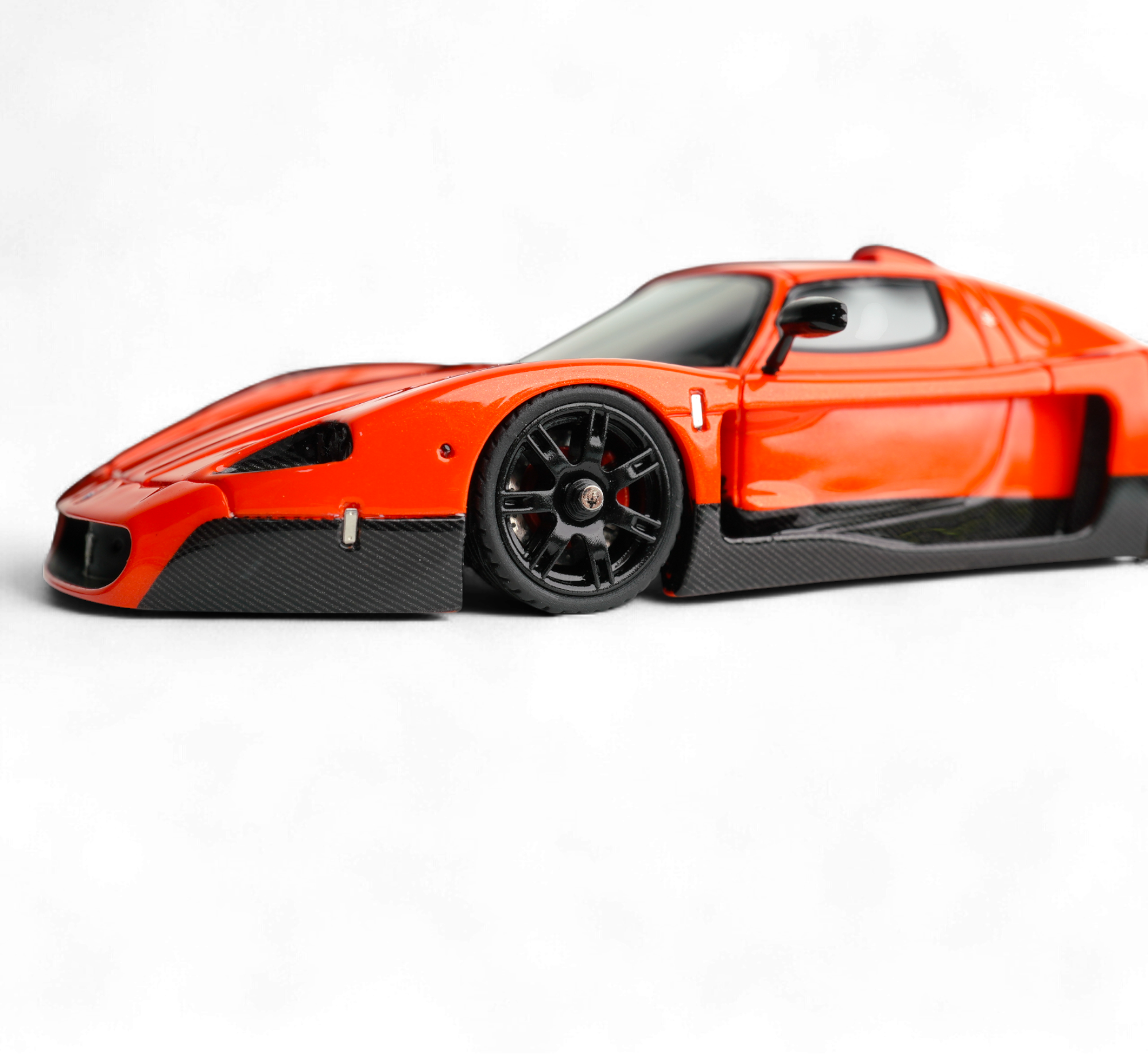 YM Model Maseti MC12 Stradale Corsa 2-Tone Orange - Carbon FIber - Resin 1:64