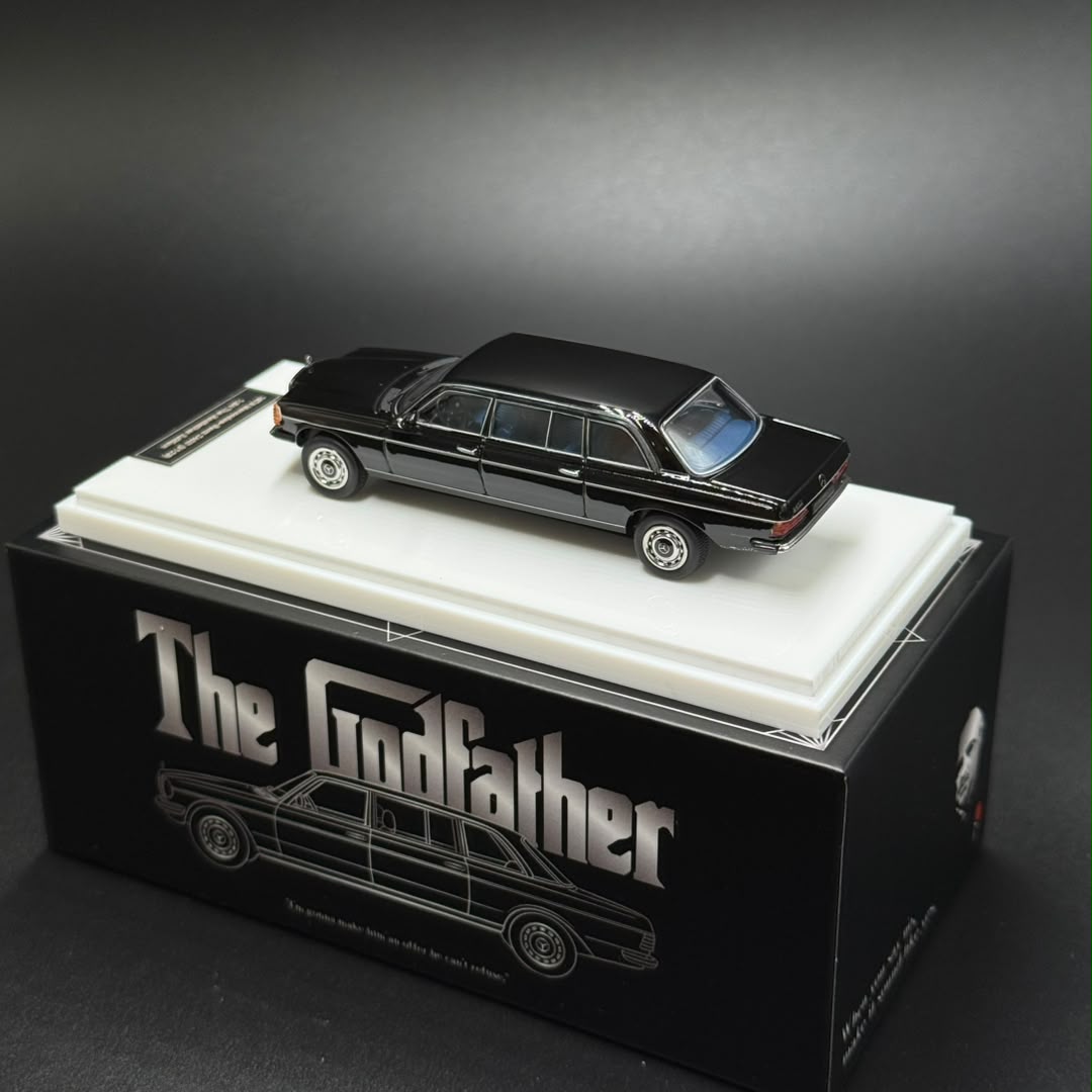 (Pre-Order) Jiyi & GOC Benz W123 Limo 240D - Black 1:64