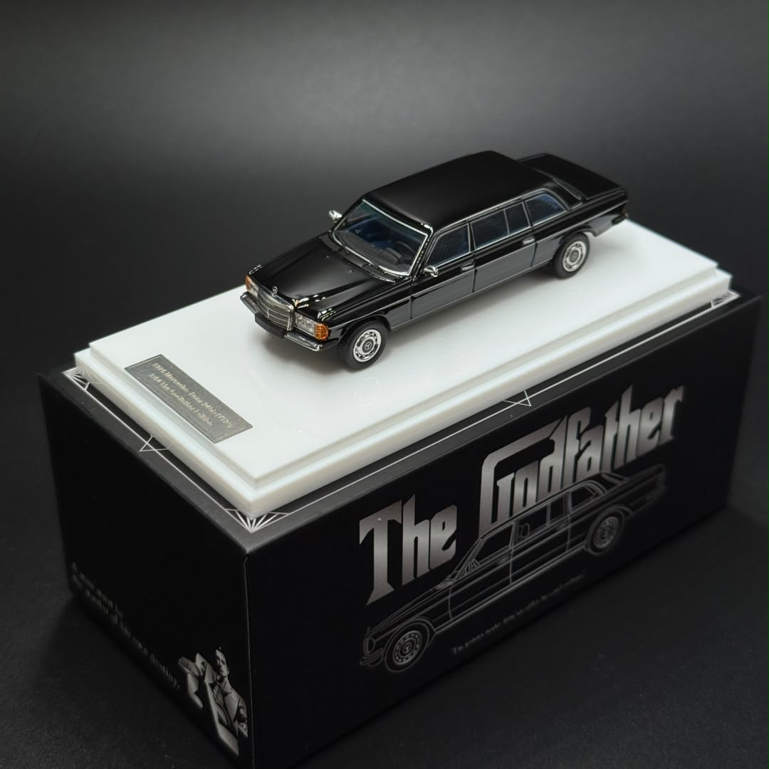 (Pre-Order) Jiyi & GOC Benz W123 Limo 240D - Black 1:64