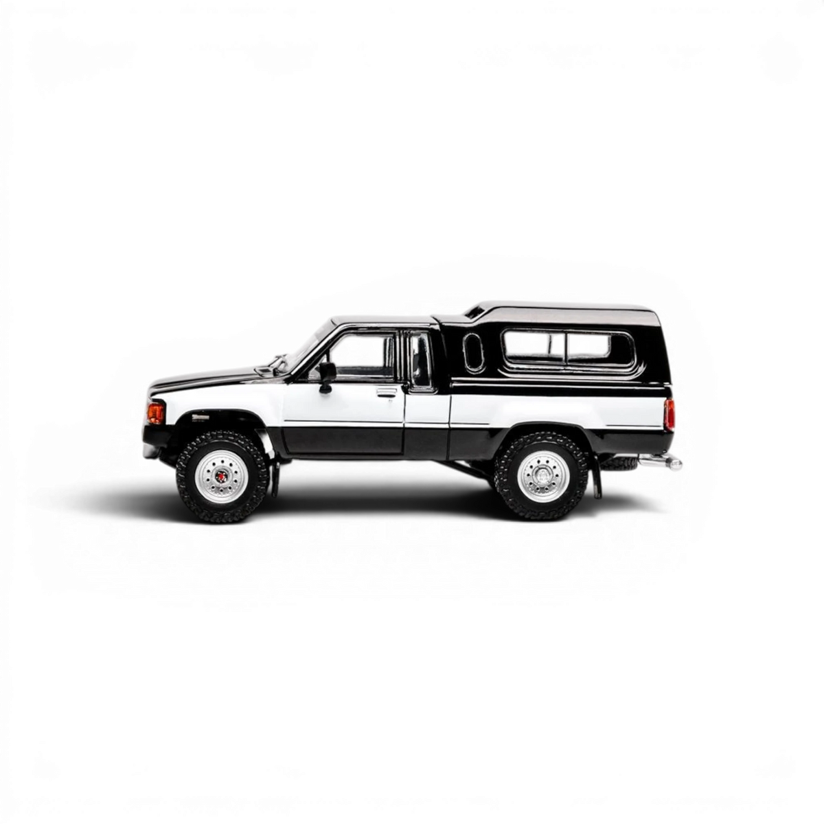 GCD Toyota Hilux Xtra Cab - Black Decals 1:64
