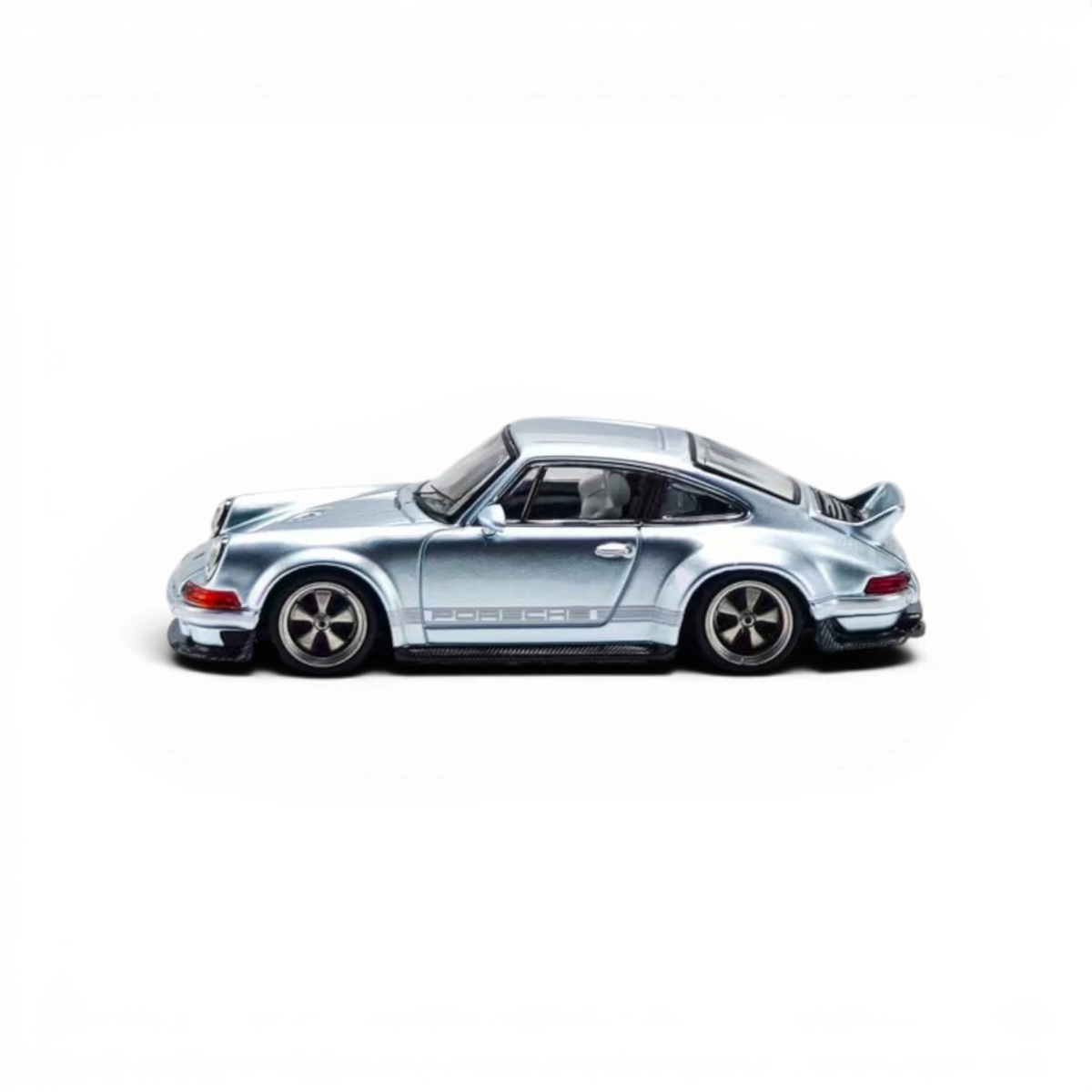 Zincit Model Singer DLS - Ice Blue 1:64